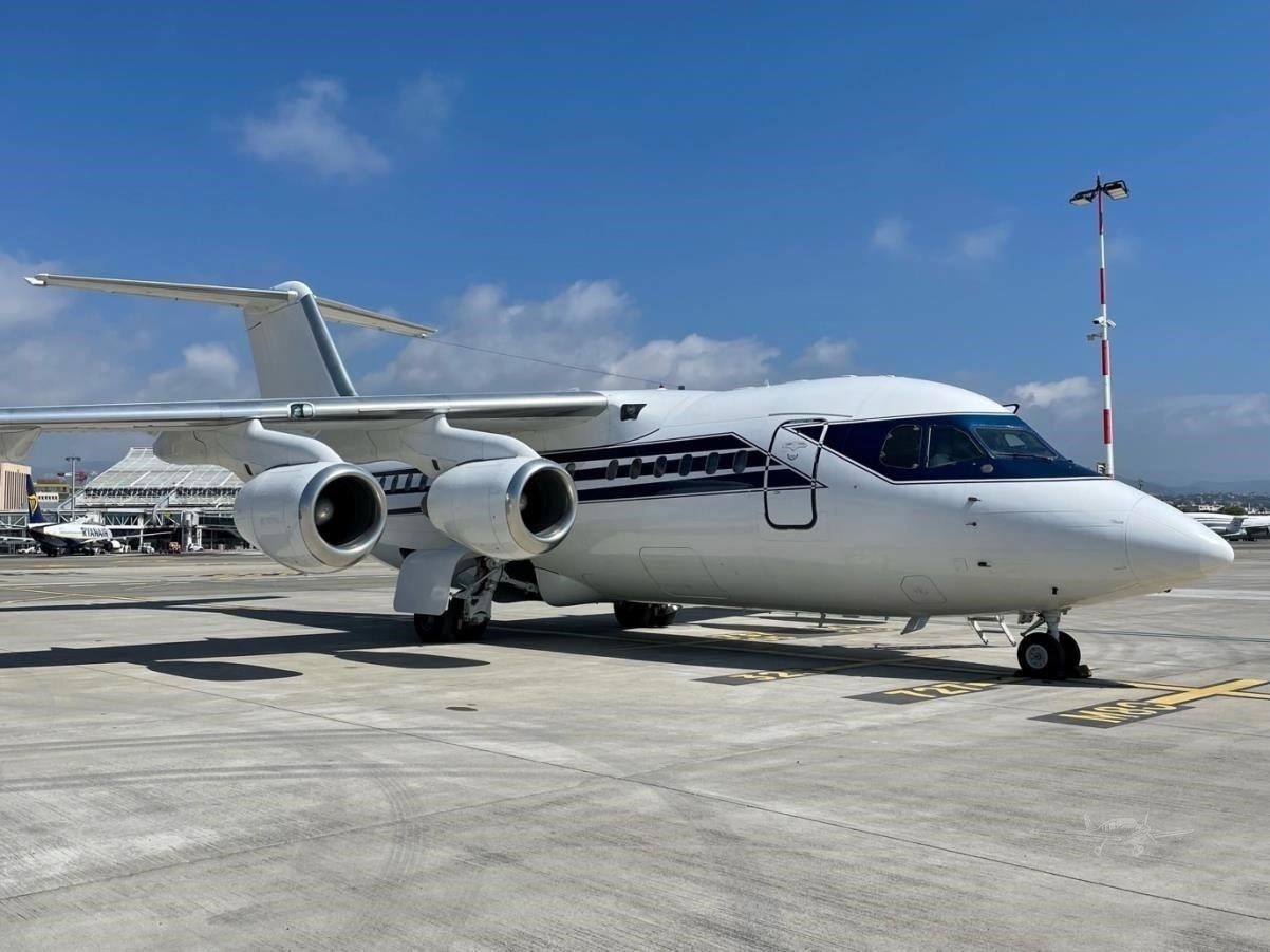 BAE 146-100 aircraft hero image