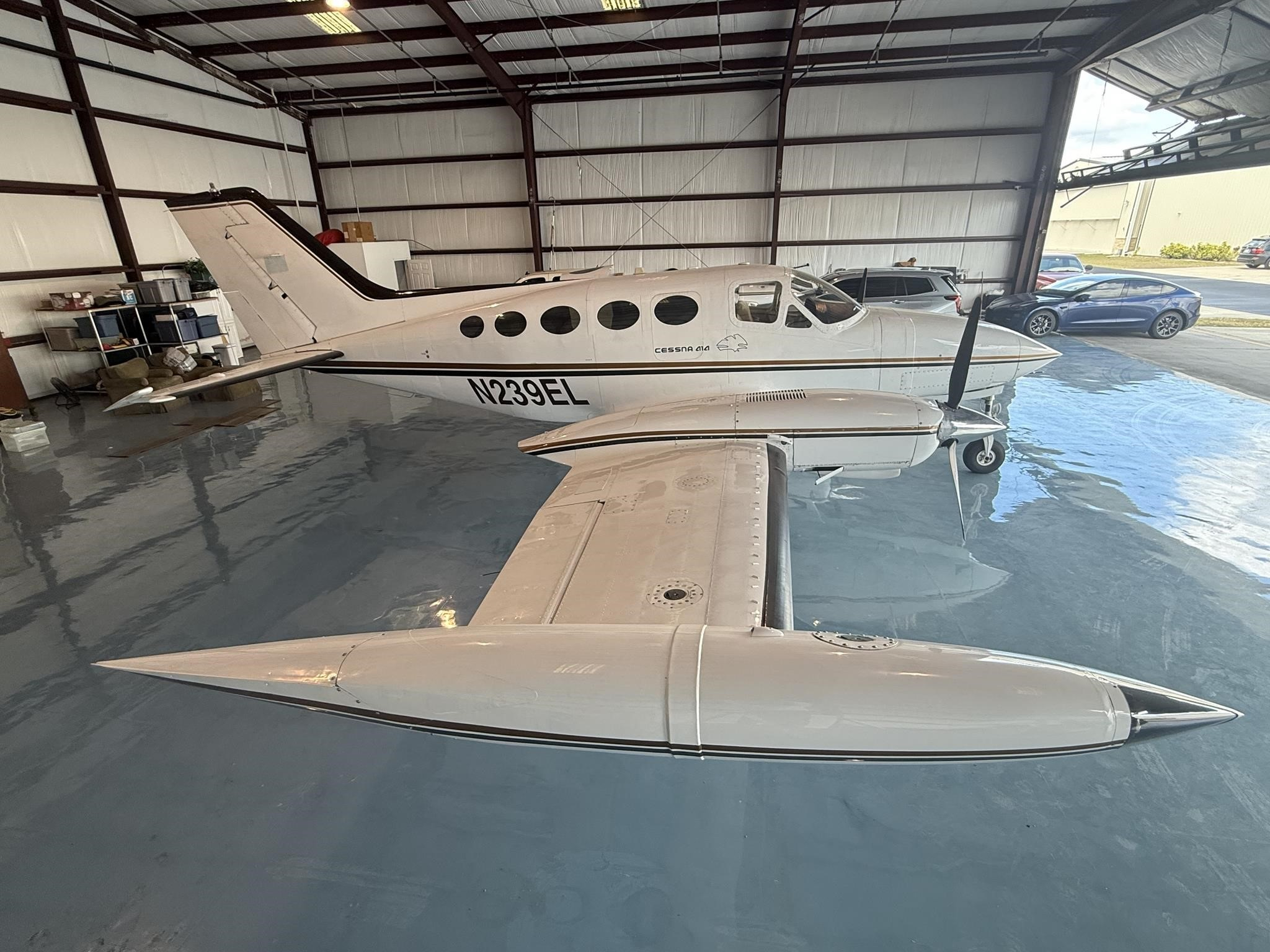 CESSNA 414 aircraft hero image