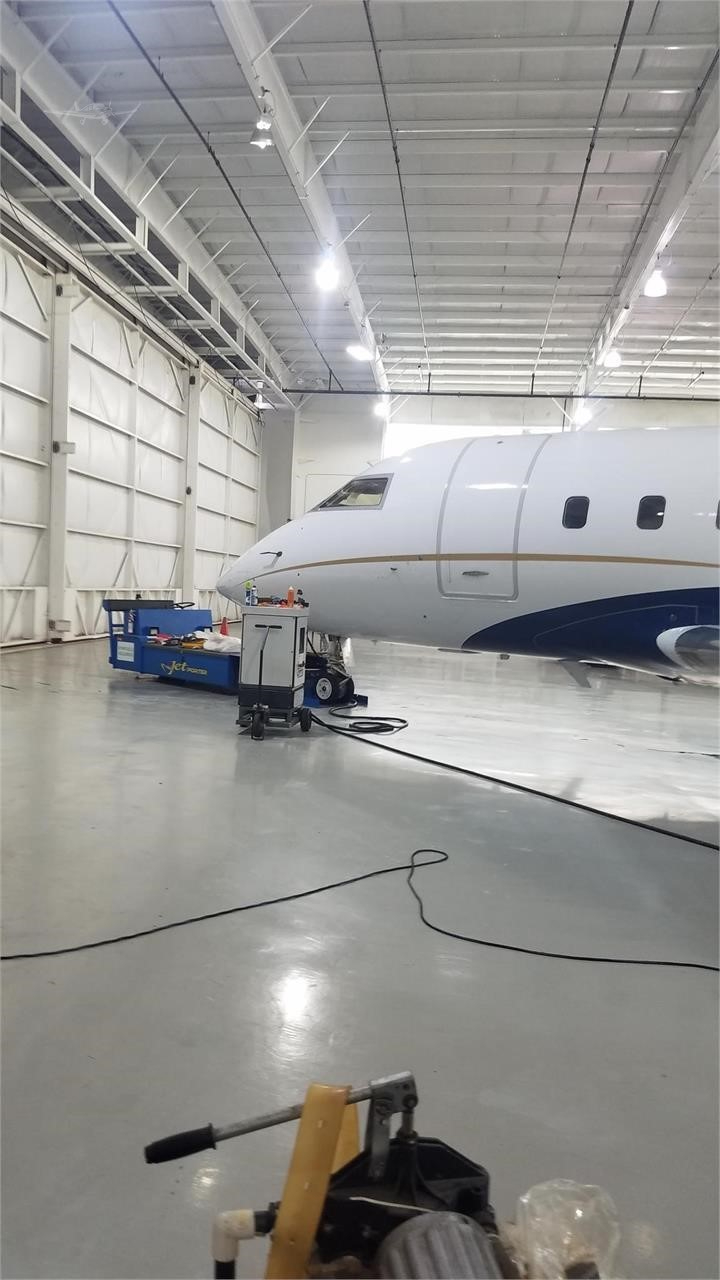 CHALLENGER 600 aircraft hero image