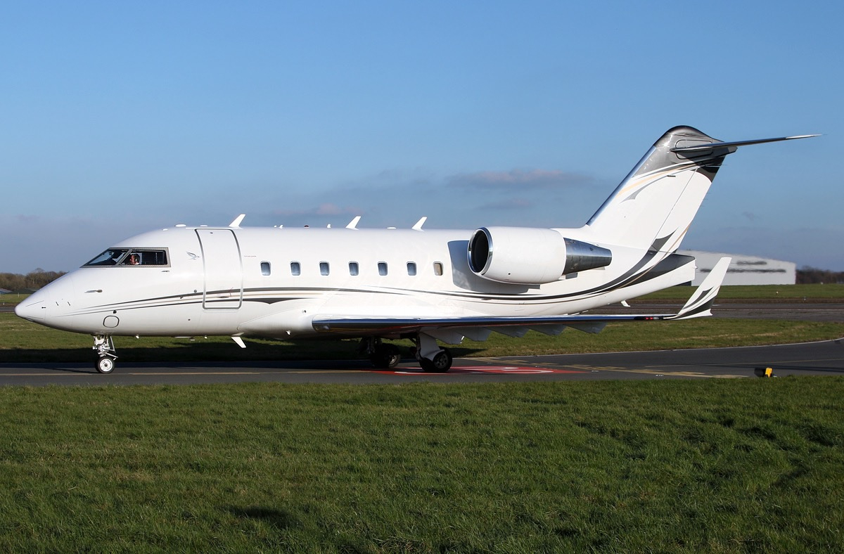 CHALLENGER 604 aircraft hero image