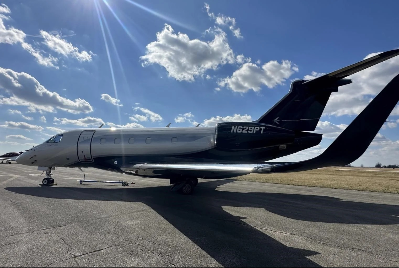 EMBRAER LEGACY 450 aircraft hero image