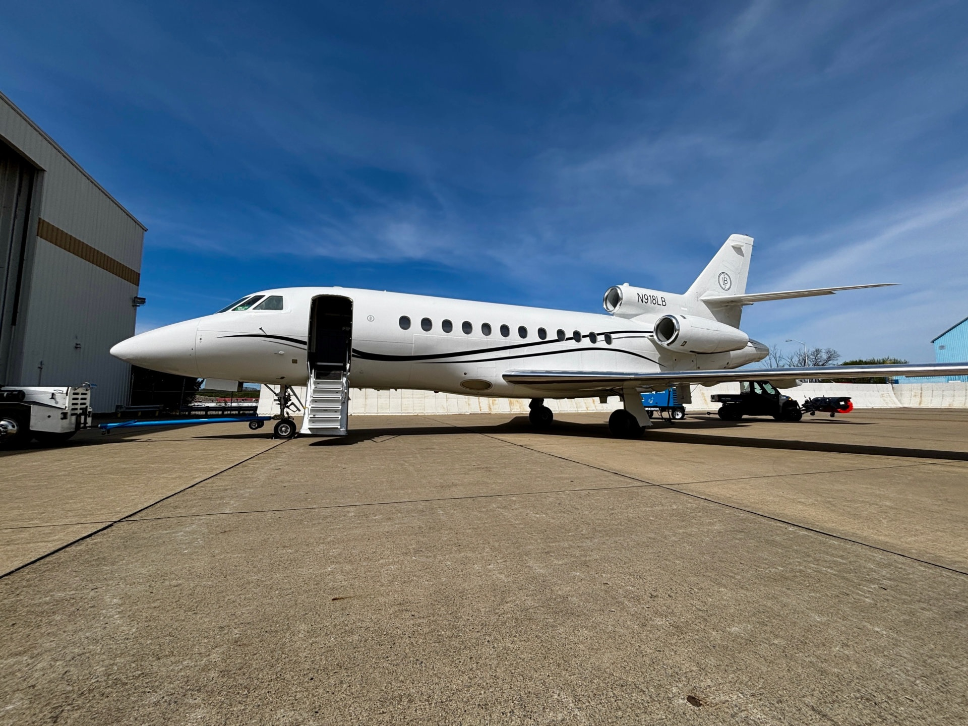 FALCON 900 aircraft hero image