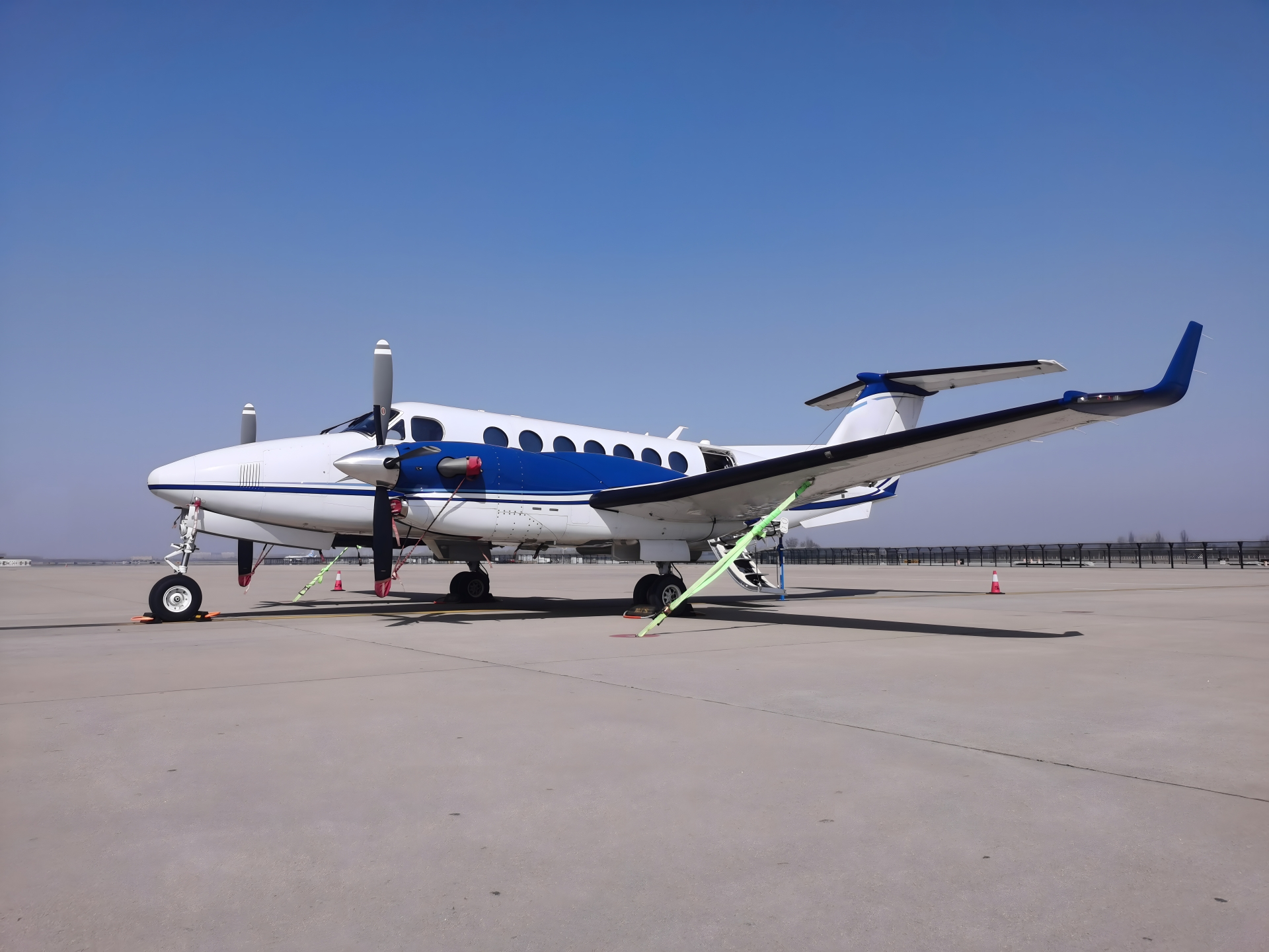 KING AIR 350ER aircraft hero image