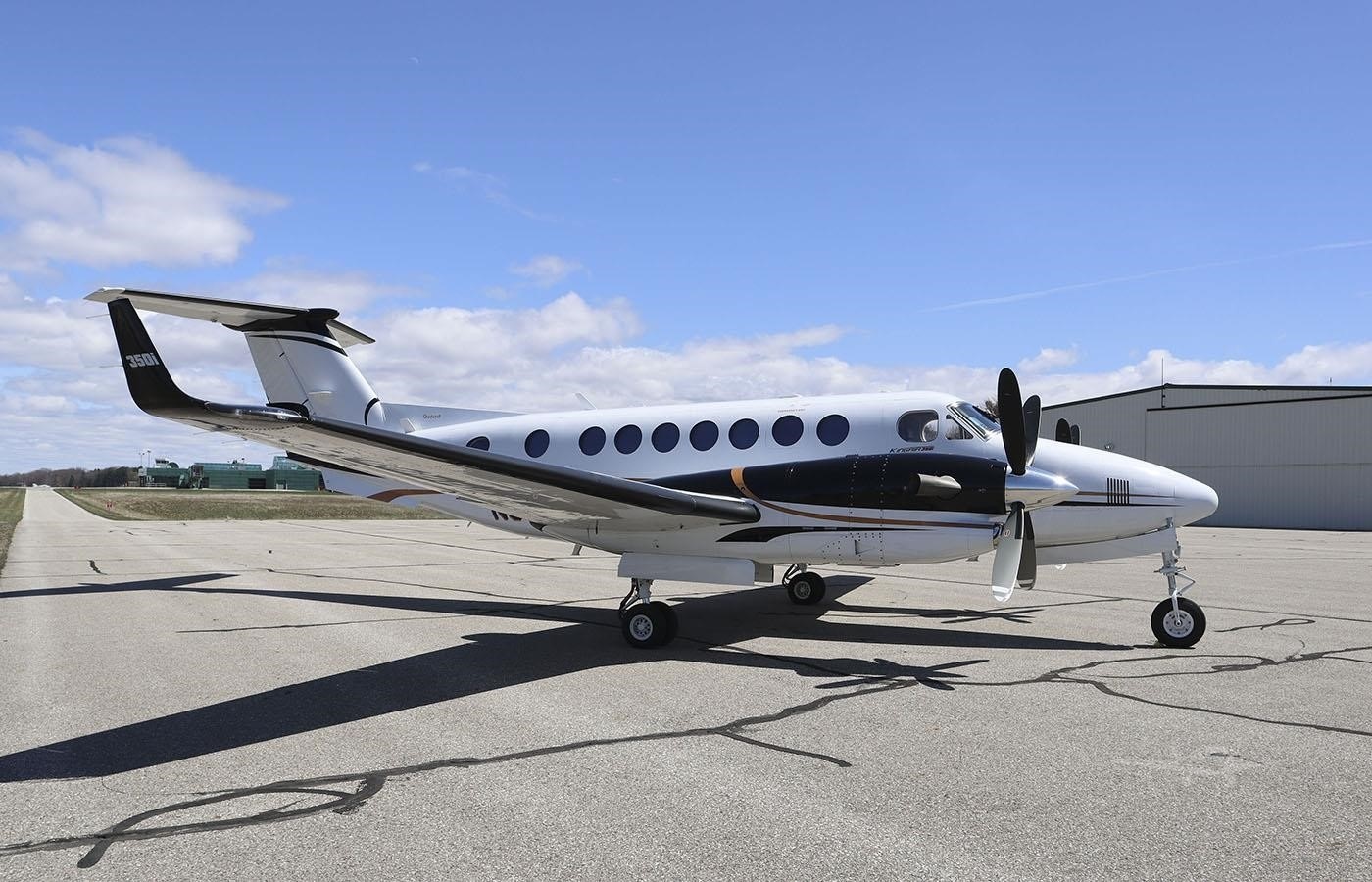 KING AIR 350i aircraft hero image