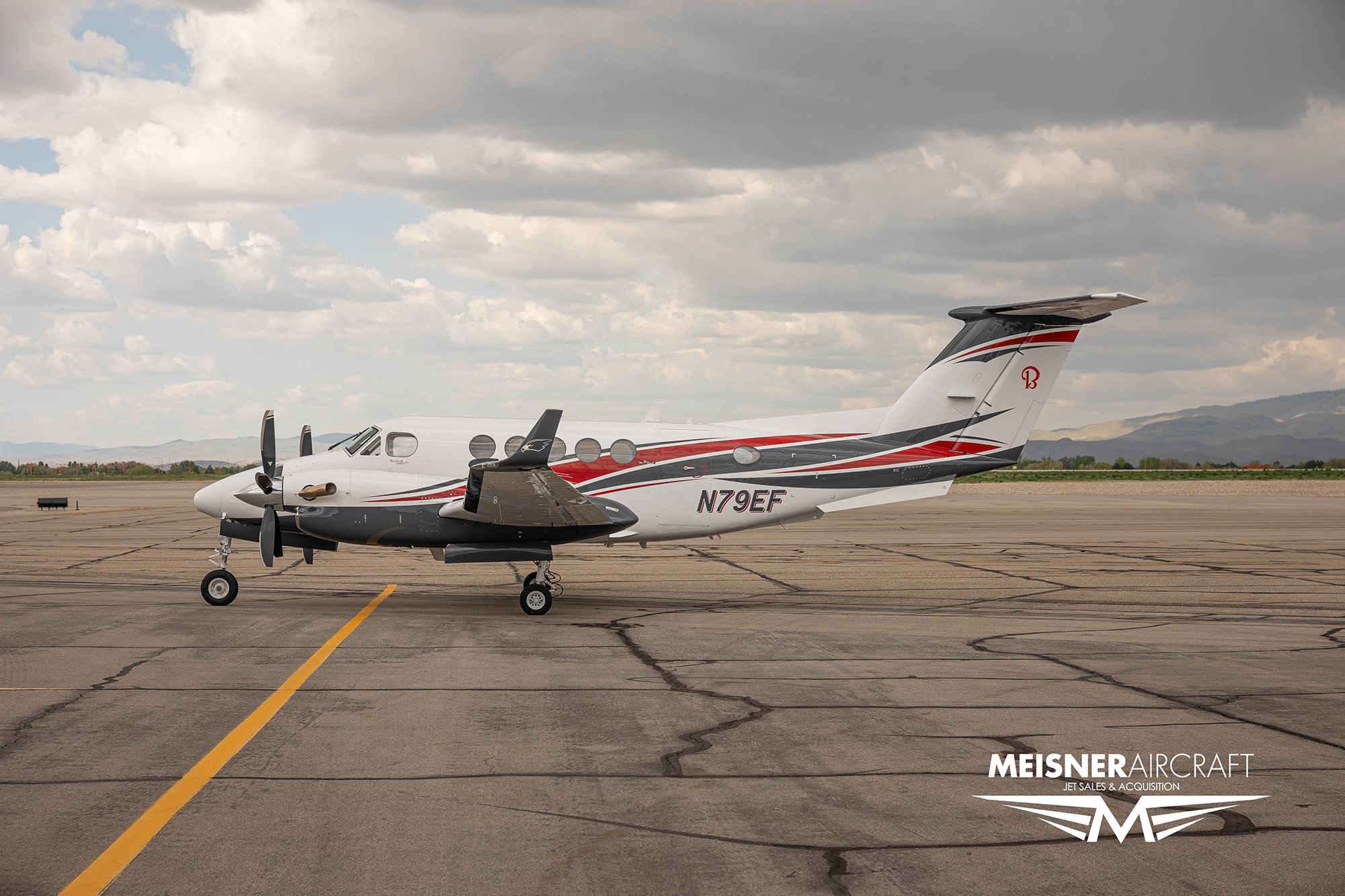 KING AIR B200 aircraft hero image