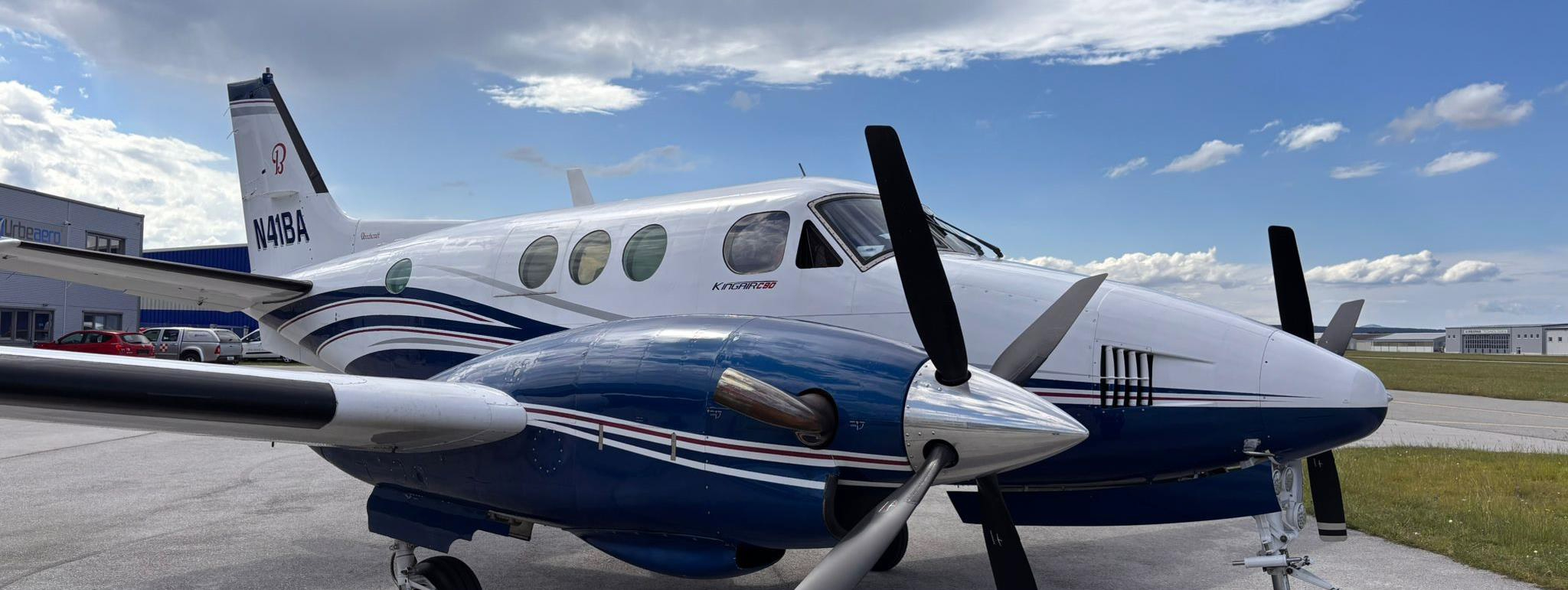 KING AIR C90 aircraft hero image