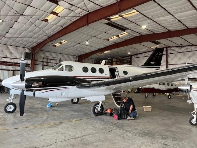 KING AIR E90 aircraft hero image