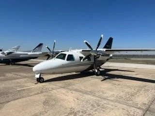 MITSUBISHI MU-2P aircraft hero image