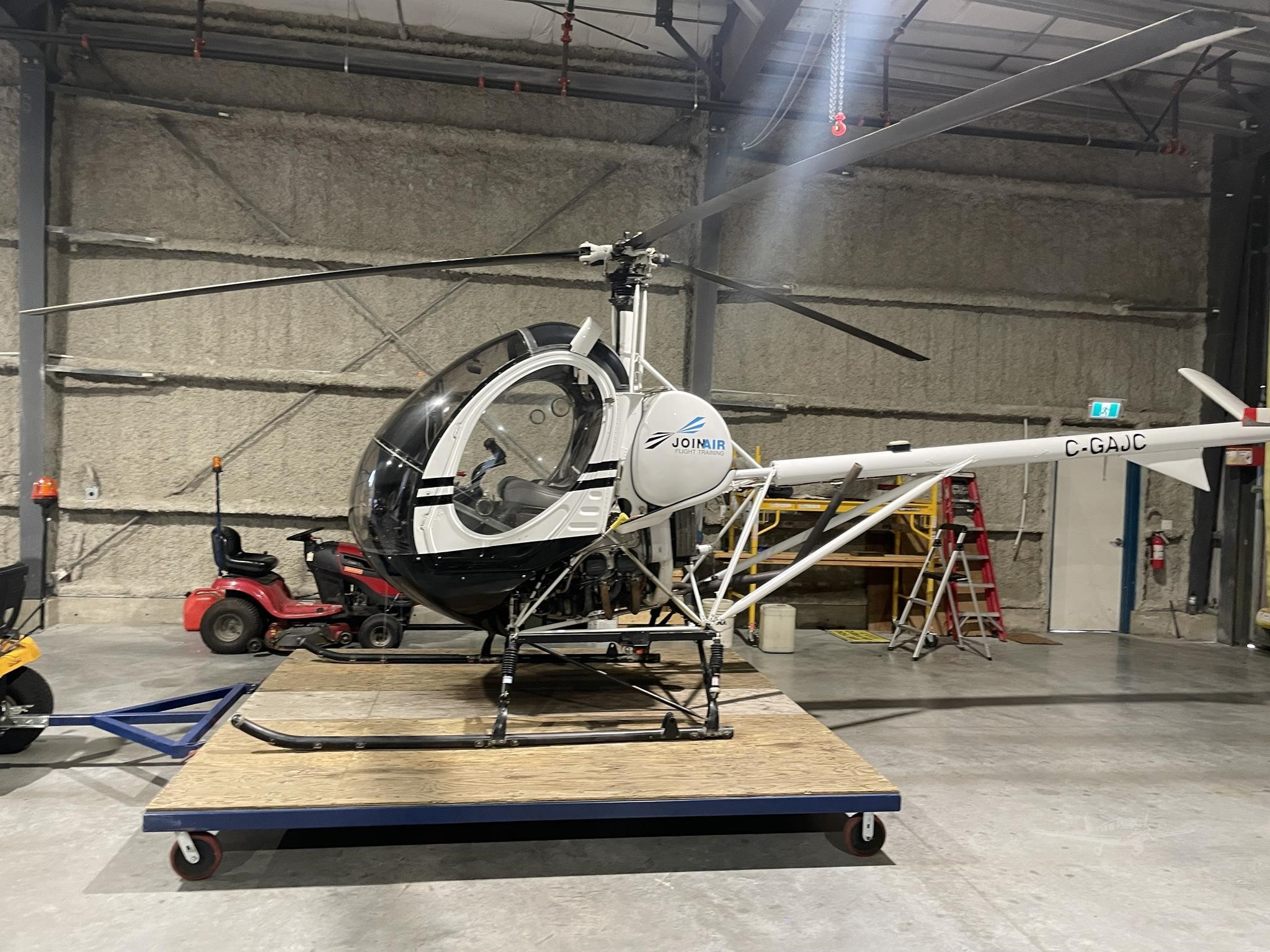 SCHWEIZER 300CB aircraft hero image